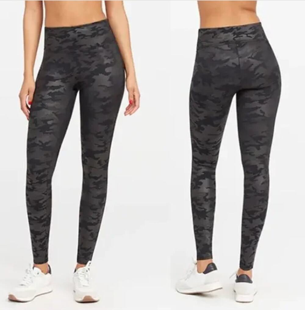 Spanx Women's Look At Me Now Black Camo Leggings Size Medium